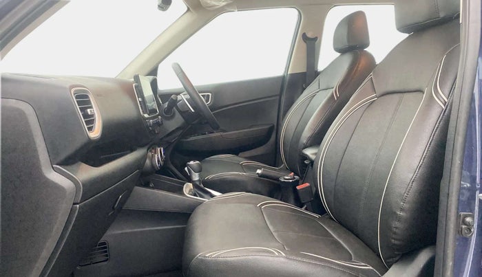 2020 Hyundai VENUE SX PLUS 1.0 TURBO DCT, Petrol, Automatic, 17,998 km, Right Side Front Door Cabin