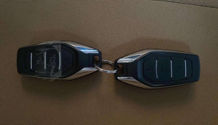2019 Mahindra XUV500 W9, Diesel, Manual, 38,734 km, Key Close Up