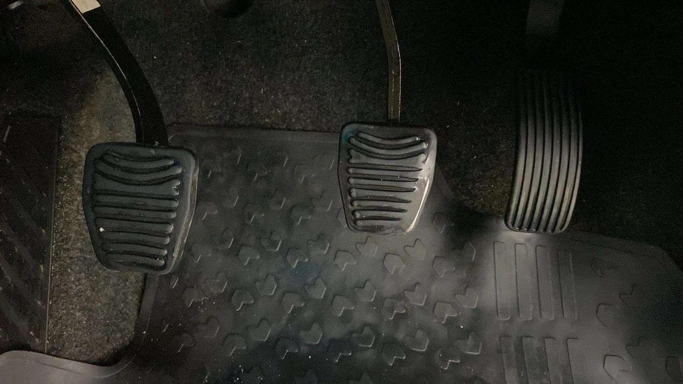 2019 Mahindra XUV500 W9, Diesel, Manual, 38,734 km, Pedals