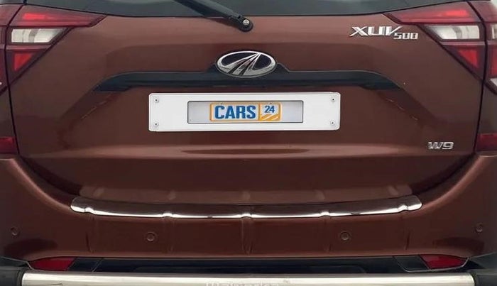 2019 Mahindra XUV500 W9, Diesel, Manual, 38,734 km, Dicky (Boot door) - Slightly dented