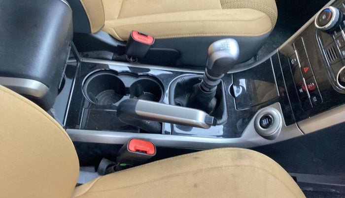 2019 Mahindra XUV500 W9, Diesel, Manual, 38,734 km, Gear Lever