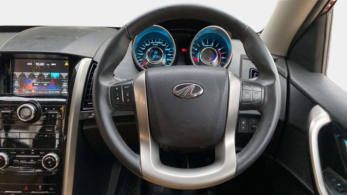 2019 Mahindra XUV500 W9, Diesel, Manual, 38,734 km, Steering Wheel Close Up