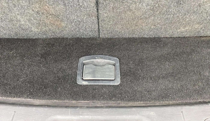 2019 Mahindra XUV500 W9, Diesel, Manual, 38,734 km, Boot Inside