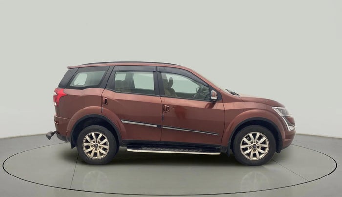 2019 Mahindra XUV500 W9, Diesel, Manual, 38,734 km, Right Side View