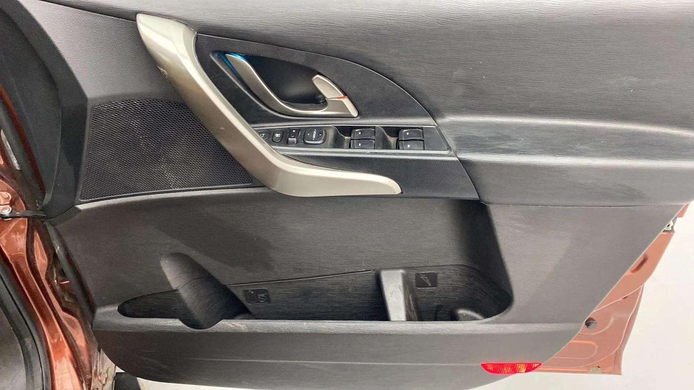 2019 Mahindra XUV500 W9, Diesel, Manual, 38,734 km, Driver Side Door Panels Control