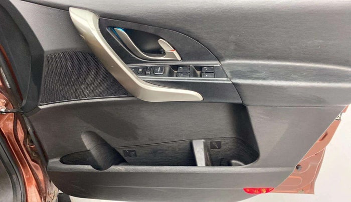 2019 Mahindra XUV500 W9, Diesel, Manual, 38,734 km, Driver Side Door Panels Control