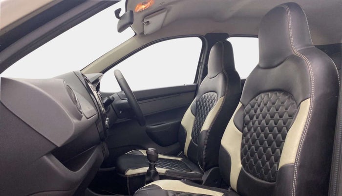 2016 Renault Kwid RXT 0.8 (O), Petrol, Manual, 32,282 km, Right Side Front Door Cabin