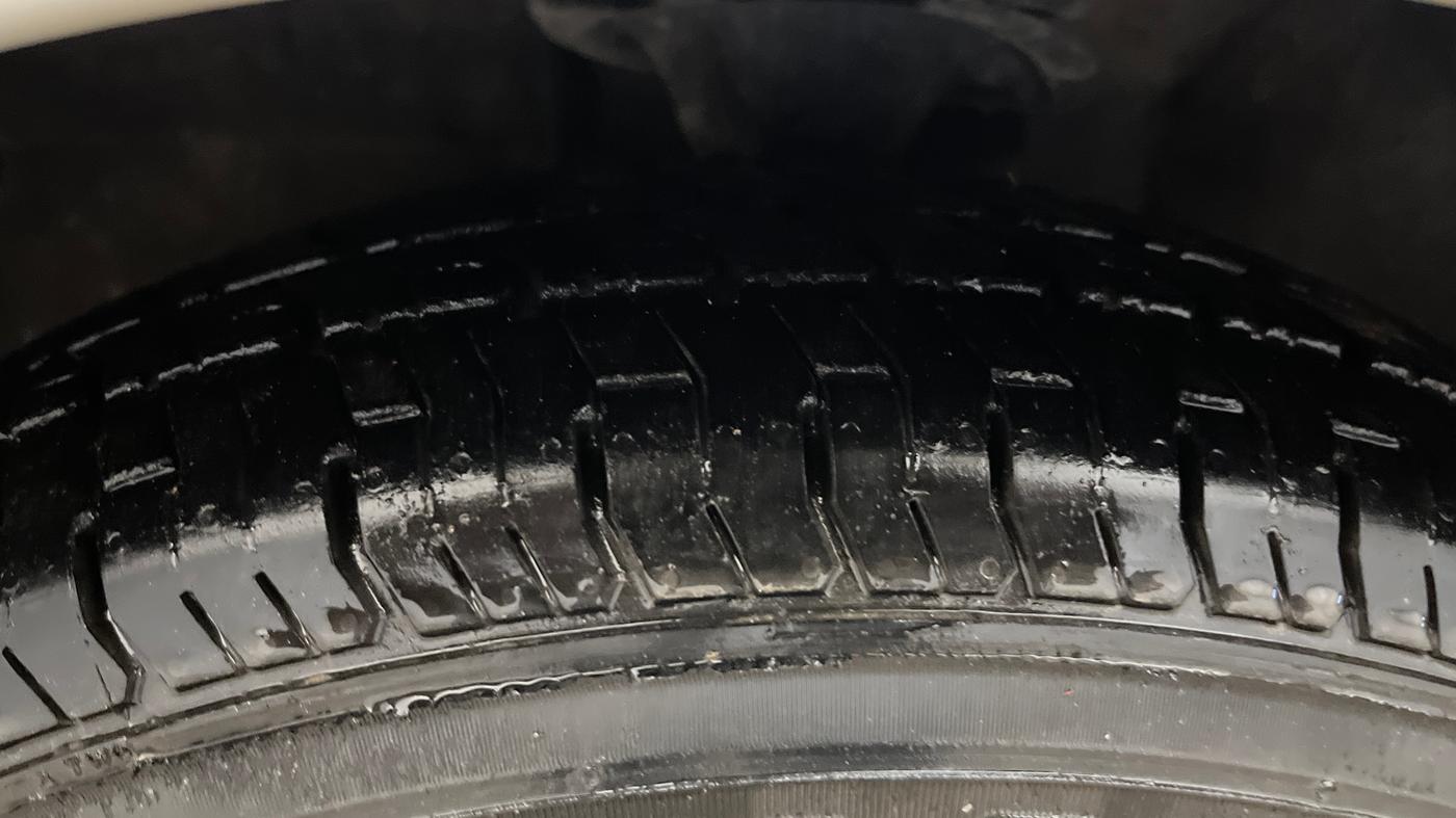 2014 Hyundai i10 SPORTZ 1.1, Petrol, Manual, 68,172 km, Left Front Tyre Tread