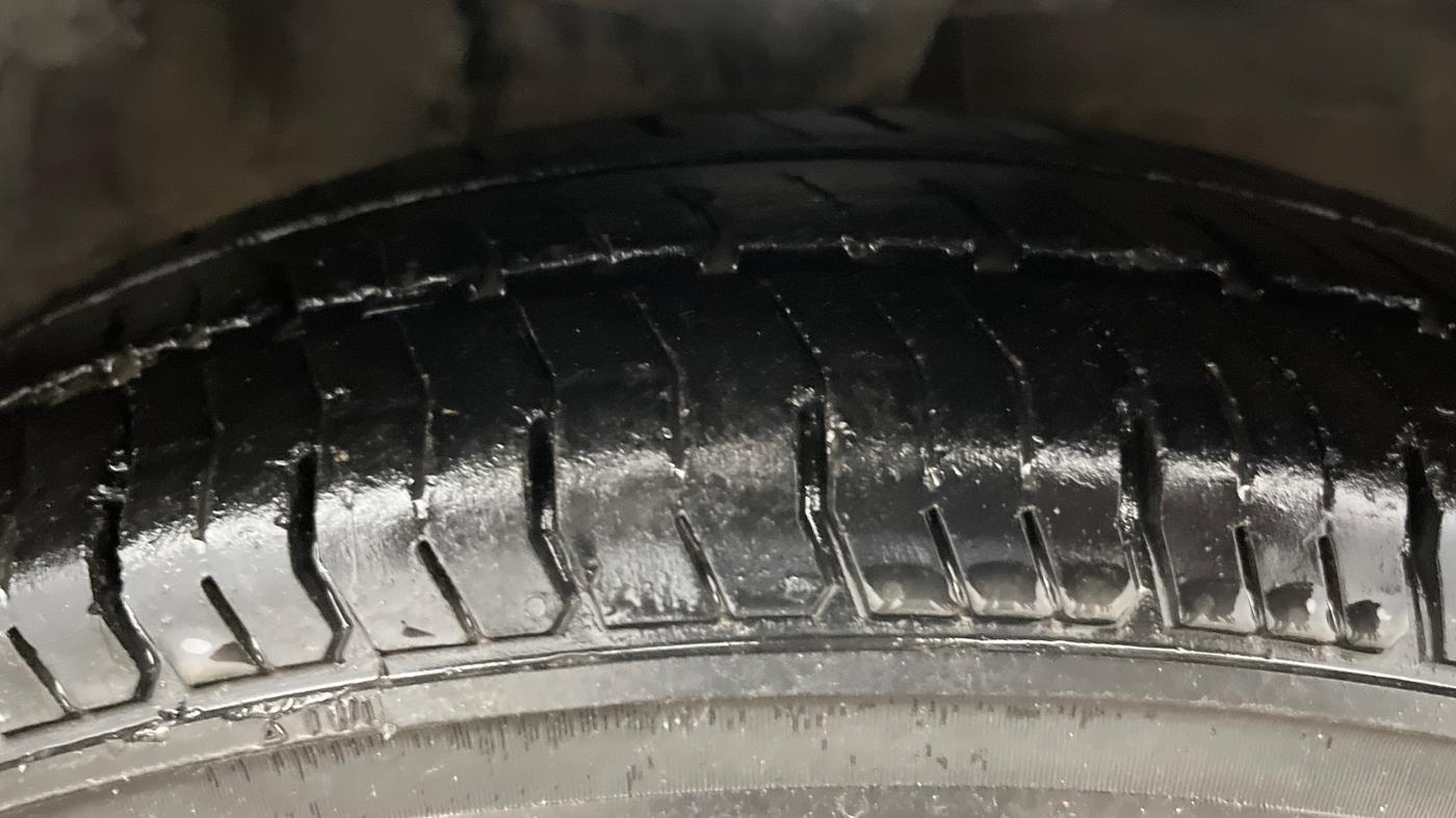 2014 Hyundai i10 SPORTZ 1.1, Petrol, Manual, 68,172 km, Right Front Tyre Tread