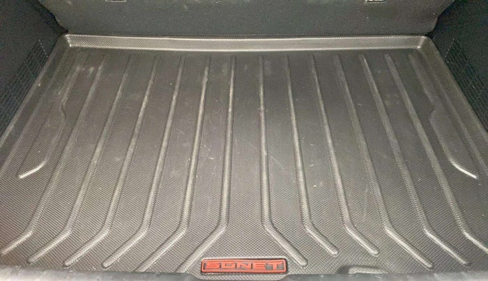 2022 KIA SONET GTX PLUS 1.0 IMT, Petrol, Manual, 22,019 km, Boot Inside
