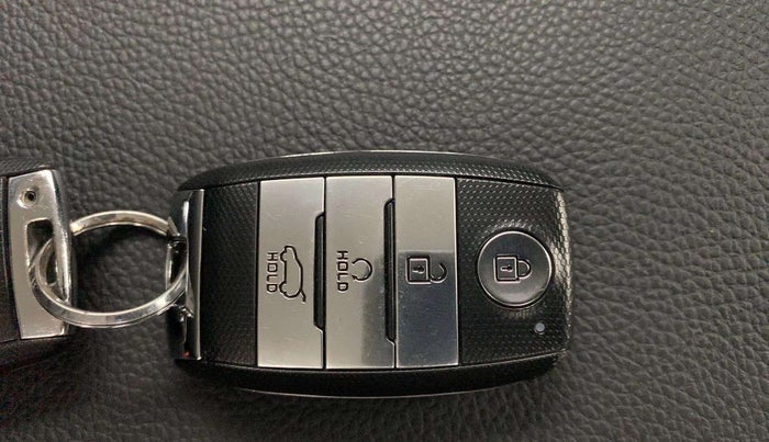 2022 KIA SONET GTX PLUS 1.0 IMT, Petrol, Manual, 22,019 km, Key Close Up