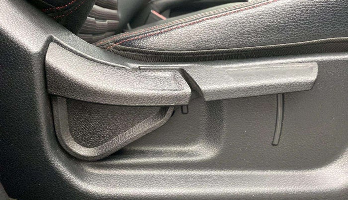 2022 KIA SONET GTX PLUS 1.0 IMT, Petrol, Manual, 22,019 km, Driver Side Adjustment Panel