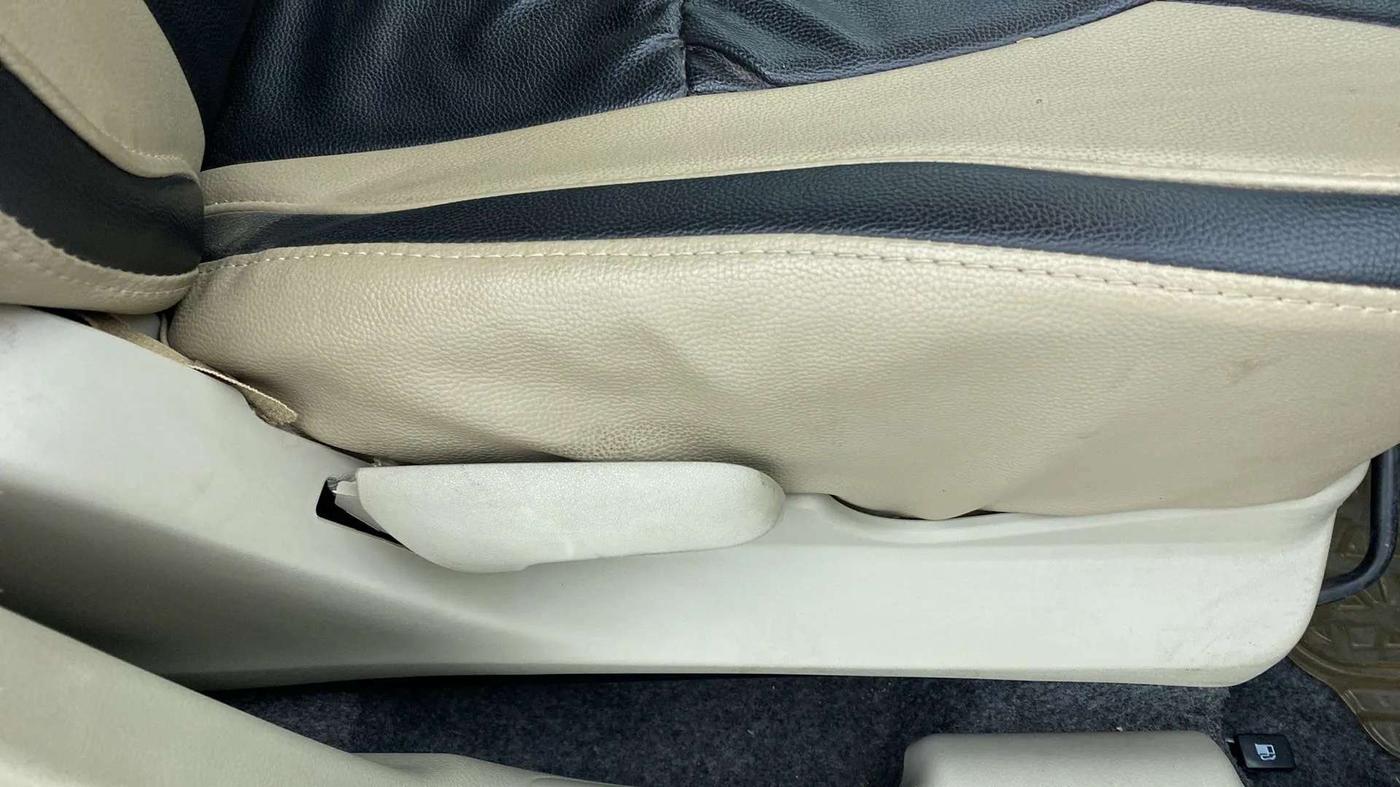 2019 Maruti Celerio ZXI, Petrol, Manual, 12,390 km, Driver Side Adjustment Panel