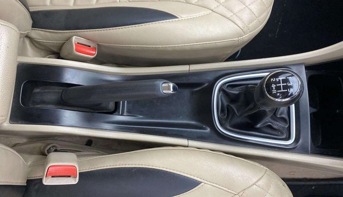 2018 Maruti Ciaz DELTA DIESEL 1.3, Diesel, Manual, 77,452 km, Gear Lever