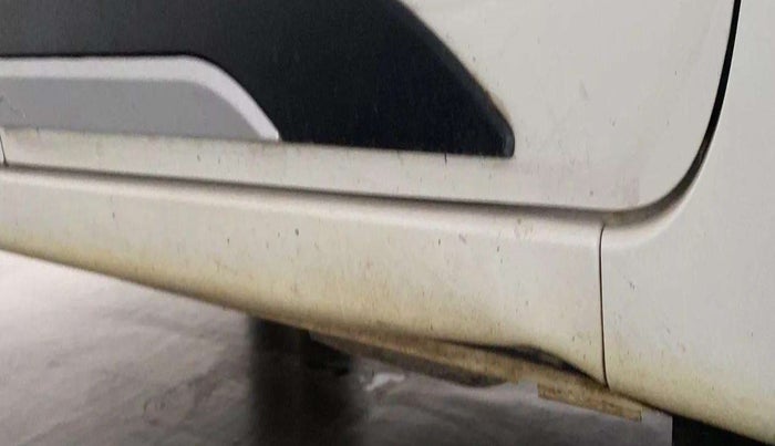 2022 Maruti Dzire ZXI, Petrol, Manual, 29,491 km, Right running board - Paint is slightly faded