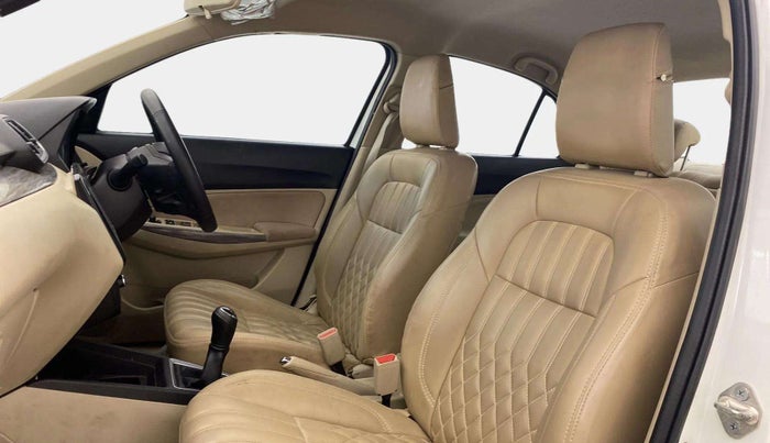 2022 Maruti Dzire ZXI, Petrol, Manual, 29,491 km, Right Side Front Door Cabin