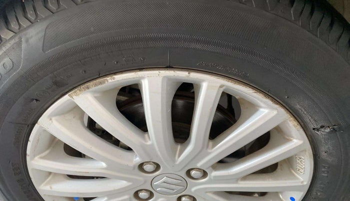 2022 Maruti Dzire ZXI, Petrol, Manual, 29,491 km, Left front tyre - Minor crack