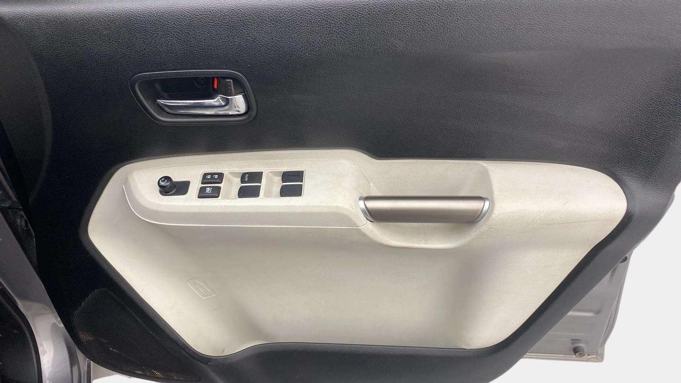 2018 Maruti IGNIS DELTA 1.2, Petrol, Manual, 42,825 km, Driver Side Door Panels Control