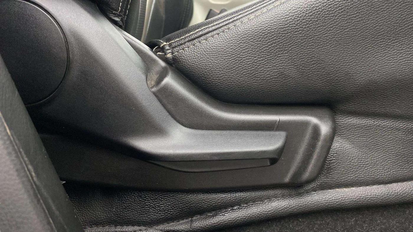 2018 Maruti IGNIS DELTA 1.2, Petrol, Manual, 42,825 km, Driver Side Adjustment Panel