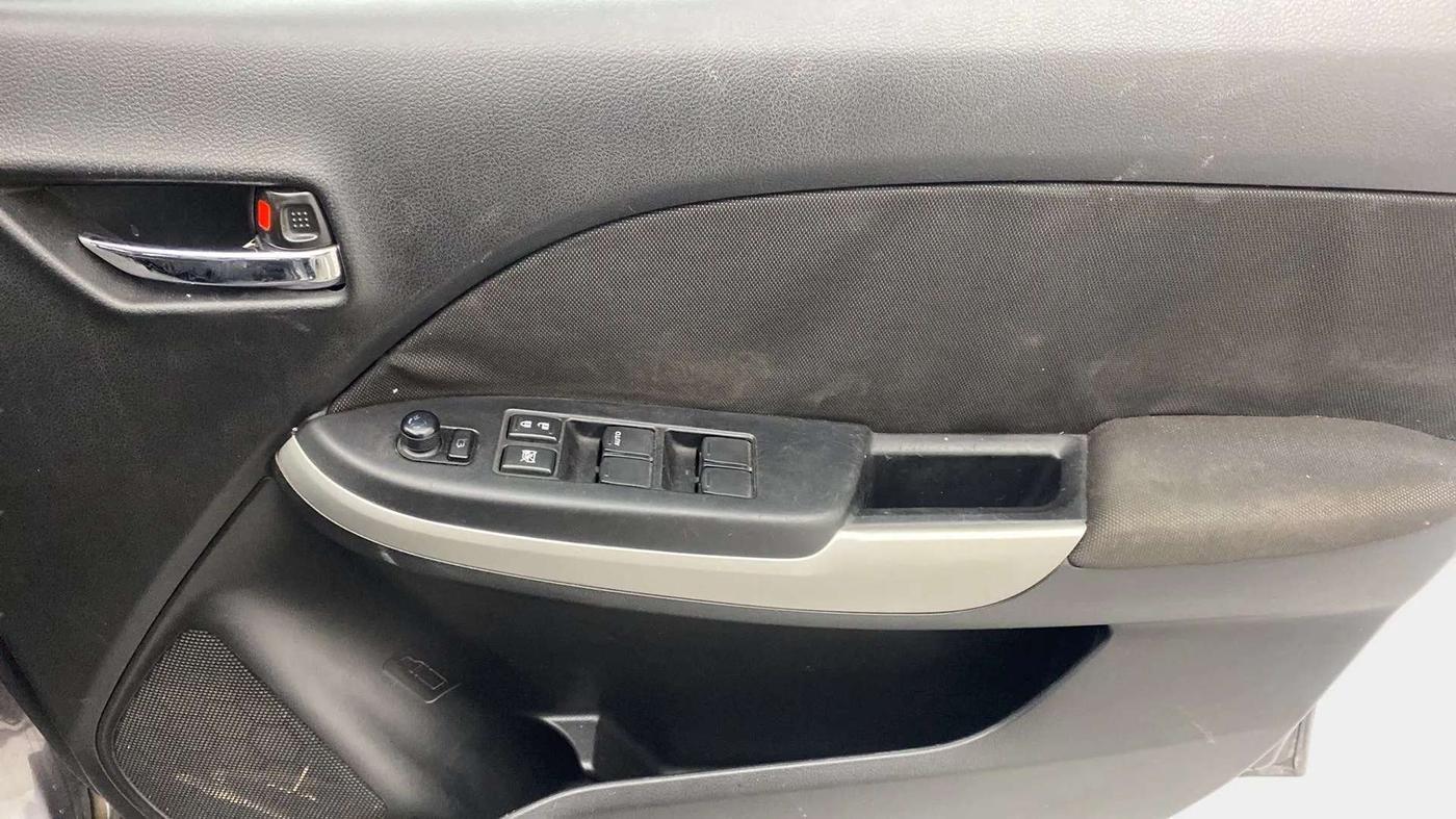 2016 Maruti Baleno DELTA PETROL 1.2, Petrol, Manual, 70,401 km, Driver Side Door Panels Control
