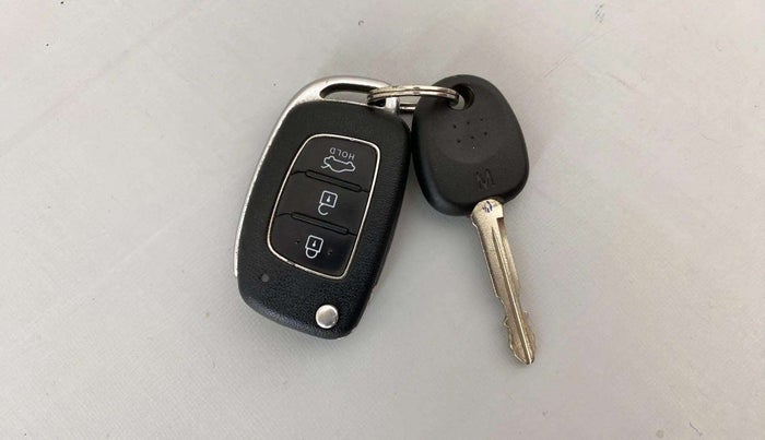 2020 Hyundai GRAND I10 NIOS SPORTZ 1.2 KAPPA VTVT, Petrol, Manual, 29,952 km, Key Close Up