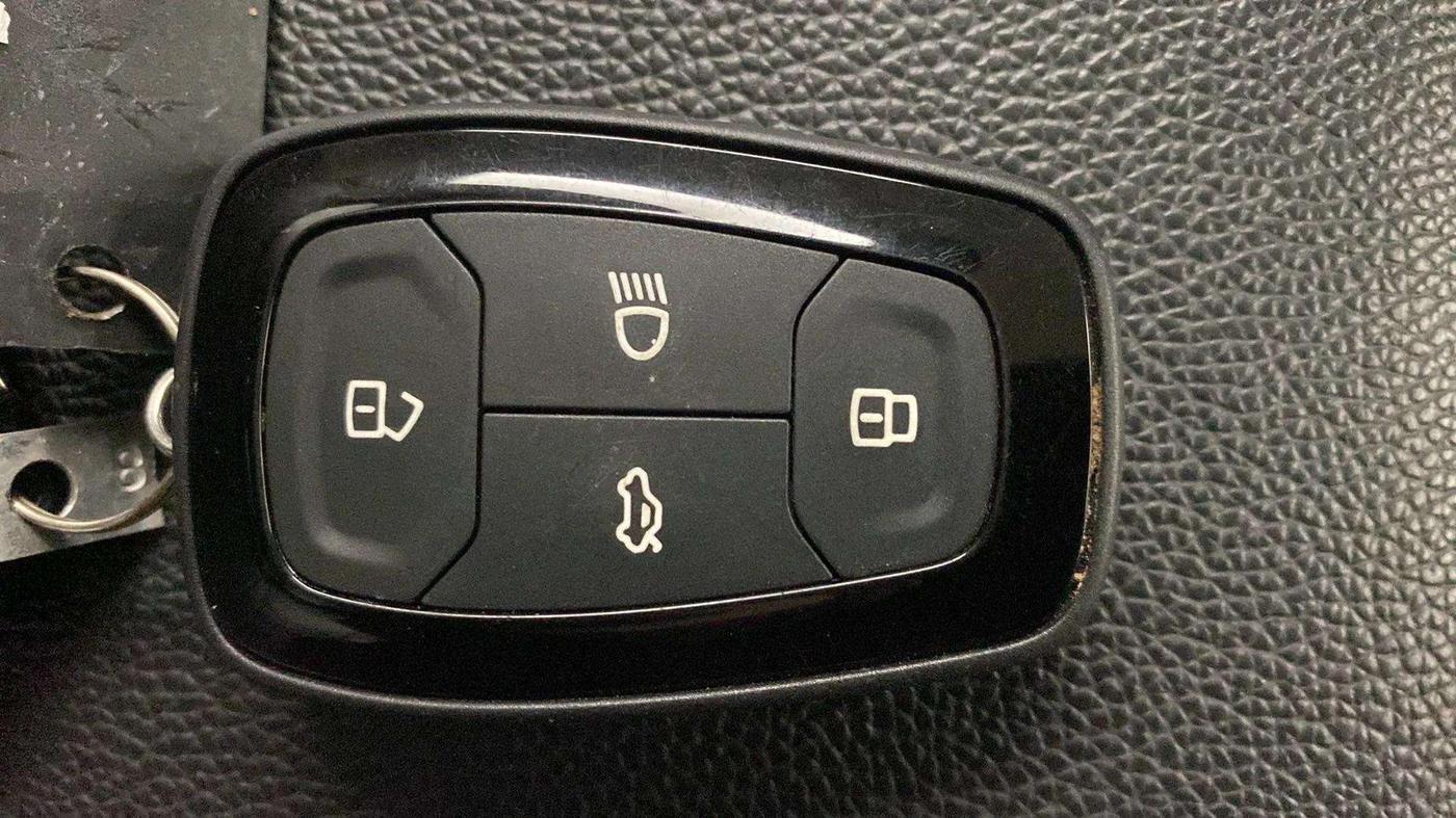 2021 Tata ALTROZ XT PETROL, Petrol, Manual, 30,516 km, Key Close Up