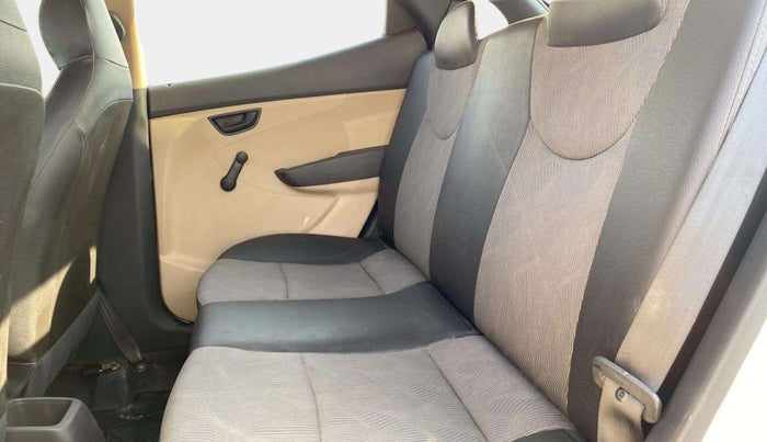 2013 Hyundai Eon ERA +, Petrol, Manual, 61,185 km, Right Side Rear Door Cabin