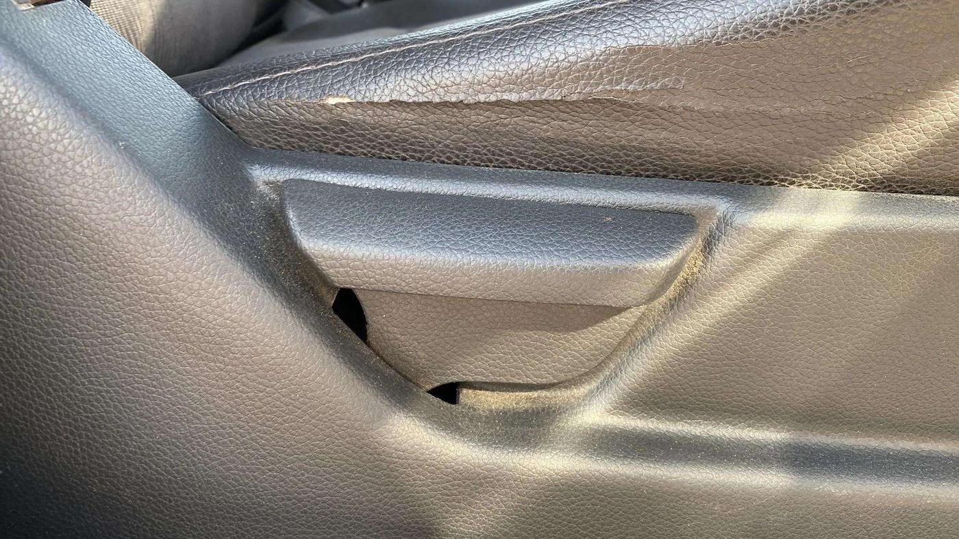 2013 Hyundai Eon ERA +, Petrol, Manual, 61,185 km, Driver Side Adjustment Panel