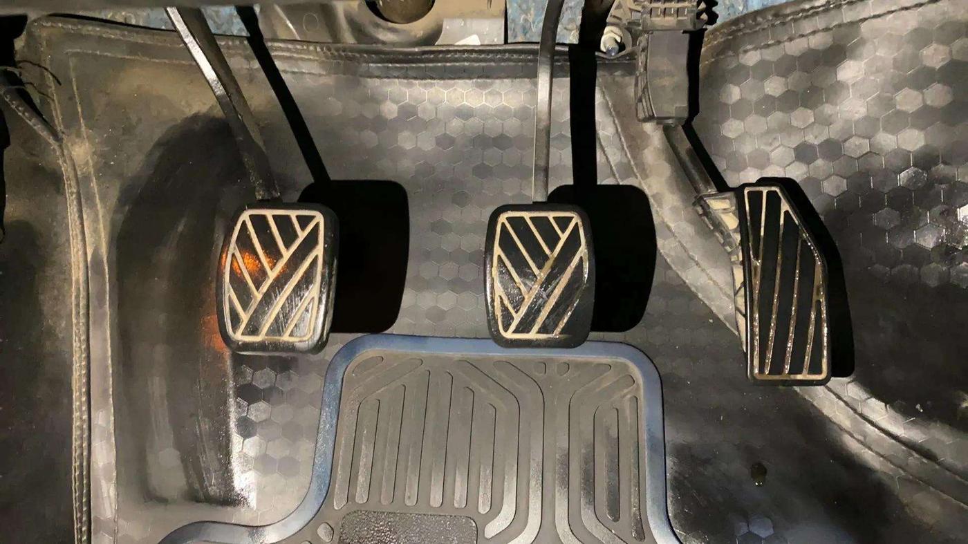 2020 Maruti Baleno ZETA PETROL 1.2, Petrol, Manual, 75,970 km, Pedals
