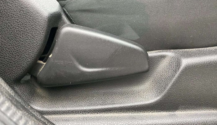 2017 Renault Kwid RXT 1.0, Petrol, Manual, 30,160 km, Driver Side Adjustment Panel