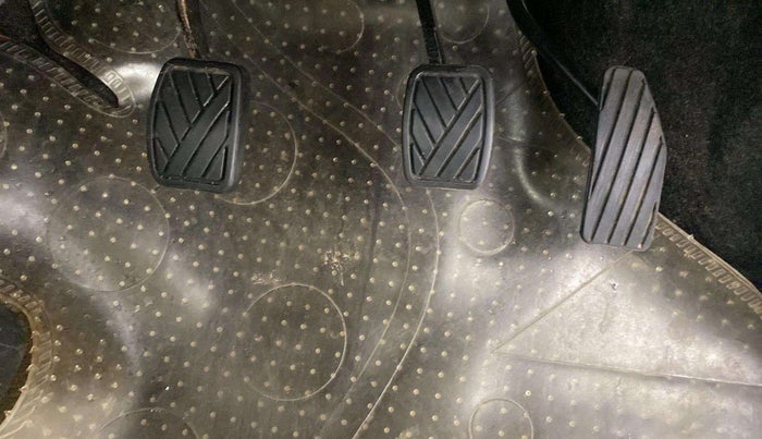 2015 Maruti Wagon R 1.0 VXI, Petrol, Manual, 53,450 km, Pedals