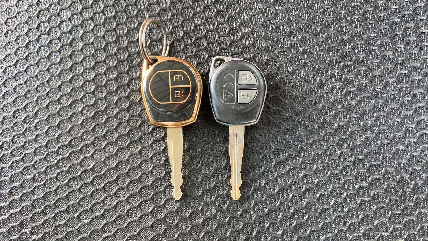 2019 Maruti Swift VXI, Petrol, Manual, 66,077 km, Key Close Up