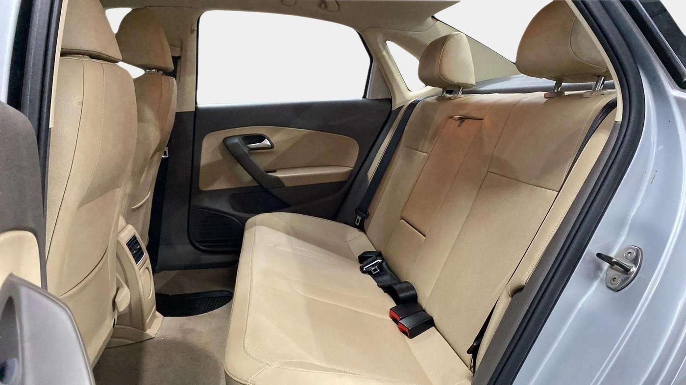 2016 Volkswagen Vento HIGHLINE PETROL AT, Petrol, Automatic, 39,163 km, Right Side Rear Door Cabin