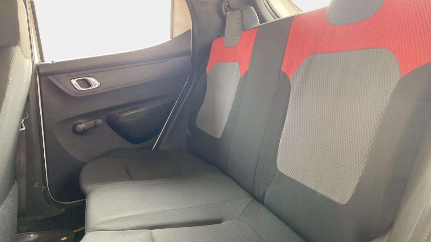 2018 Renault Kwid RXT 0.8 (O), Petrol, Manual, 75,279 km, Right Side Rear Door Cabin