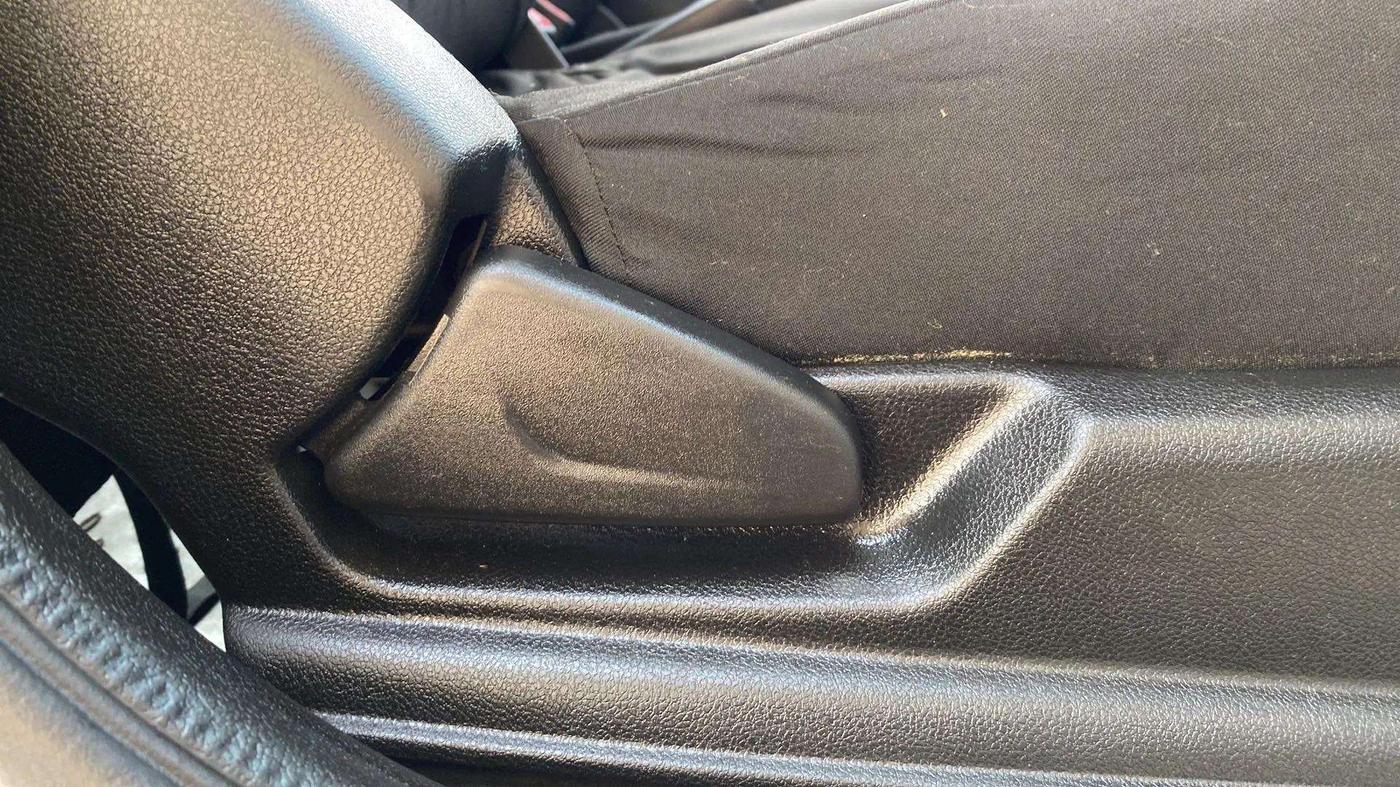 2018 Renault Kwid RXT 0.8 (O), Petrol, Manual, 75,279 km, Driver Side Adjustment Panel