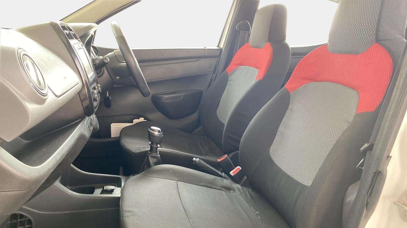 2018 Renault Kwid RXT 0.8 (O), Petrol, Manual, 75,279 km, Right Side Front Door Cabin