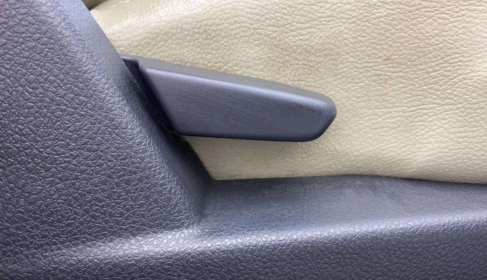 2016 Renault Duster 110 PS RXL 4X2 AMT, Diesel, Automatic, 47,762 km, Driver Side Adjustment Panel