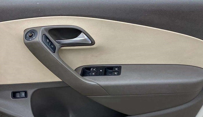 2013 Volkswagen Vento COMFORTLINE 1.6, Petrol, Manual, 93,817 km, Driver Side Door Panels Control