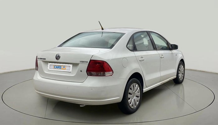 2013 Volkswagen Vento COMFORTLINE 1.6, Petrol, Manual, 93,817 km, Right Back Diagonal