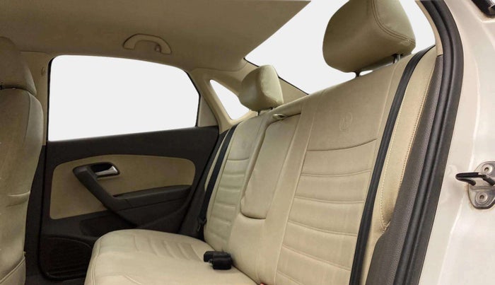 2013 Volkswagen Vento COMFORTLINE 1.6, Petrol, Manual, 93,817 km, Right Side Rear Door Cabin