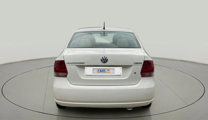 2013 Volkswagen Vento COMFORTLINE 1.6, Petrol, Manual, 93,817 km, Back/Rear
