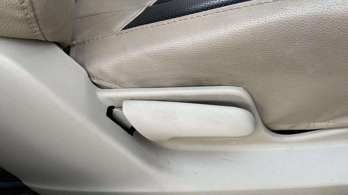 2016 Maruti Swift Dzire VXI, Petrol, Manual, 56,943 km, Driver Side Adjustment Panel