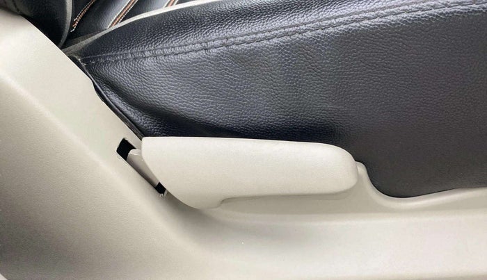 2016 Maruti Celerio VXI CNG, CNG, Manual, 30,649 km, Driver Side Adjustment Panel