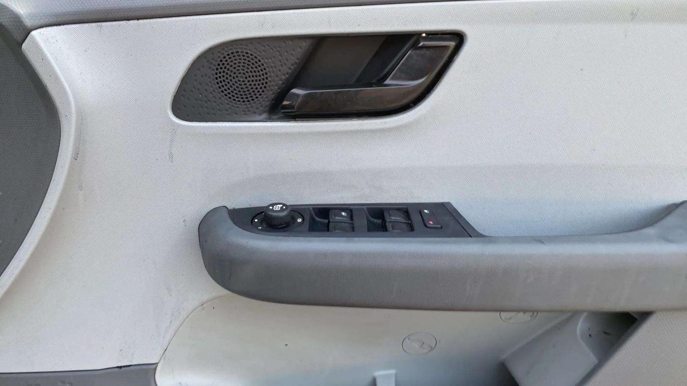 2021 Tata ALTROZ XM PLUS PETROL, Petrol, Manual, 18,813 km, Driver Side Door Panels Control