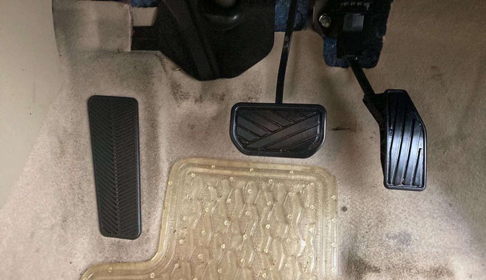 2020 Maruti Dzire VXI AMT, Petrol, Automatic, 17,099 km, Pedals