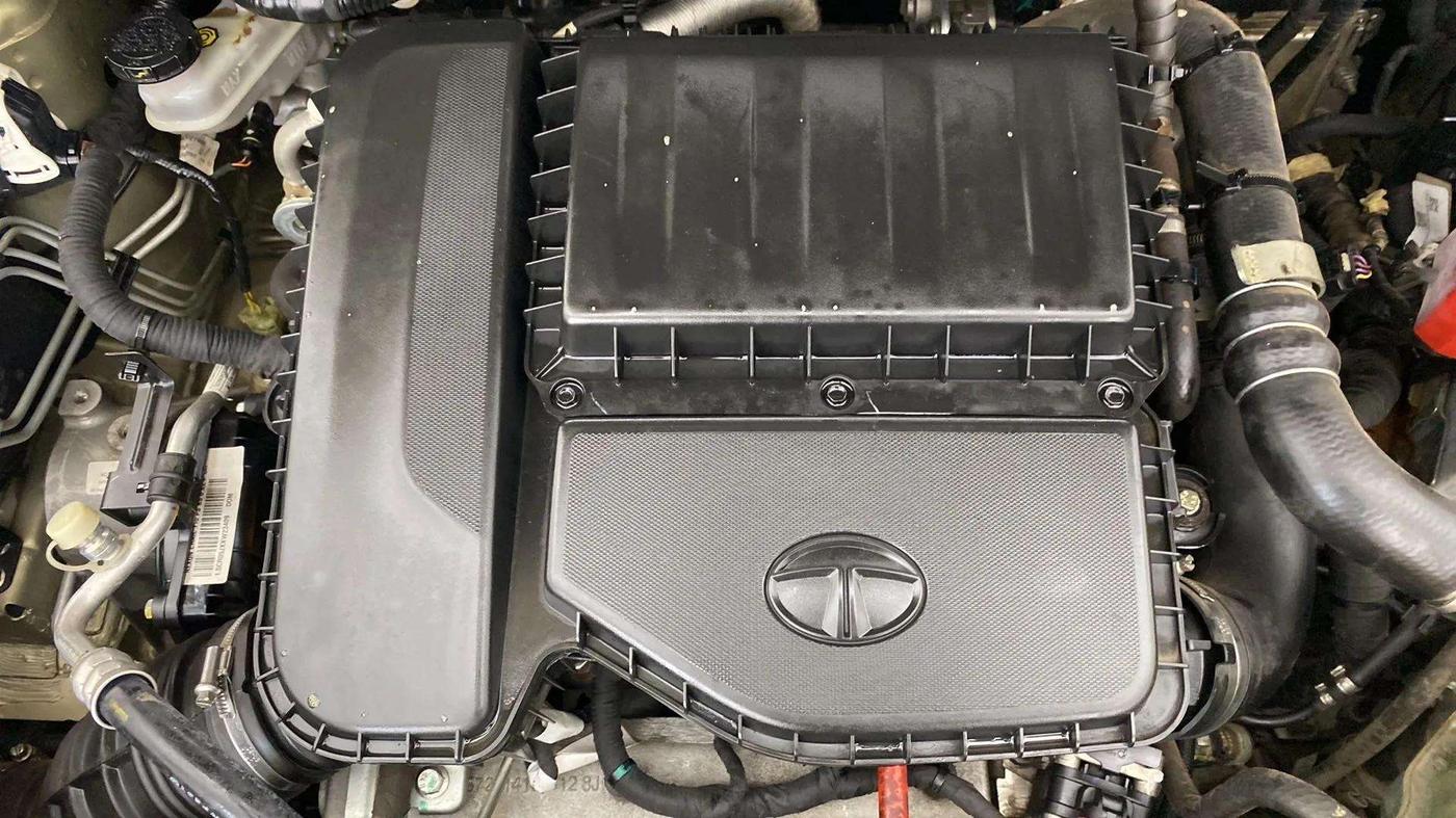2022 Tata NEXON XZ PLUS DIESEL KAZIRANGA, Diesel, Manual, 31,474 km, Open Bonet