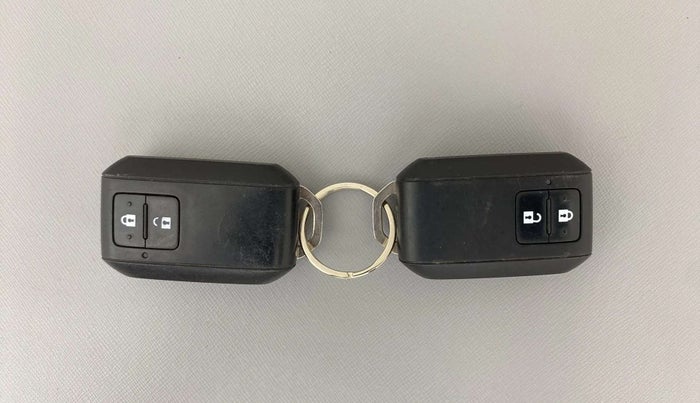 2020 Toyota Glanza V, Petrol, Manual, 52,892 km, Key Close Up