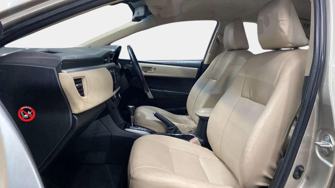 2015 Toyota Corolla Altis VL CVT PETROL, Petrol, Automatic, 93,594 km, Right Side Front Door Cabin