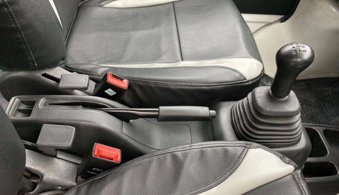 2019 Maruti Eeco 7 STR, CNG, Manual, 20,811 km, Gear Lever