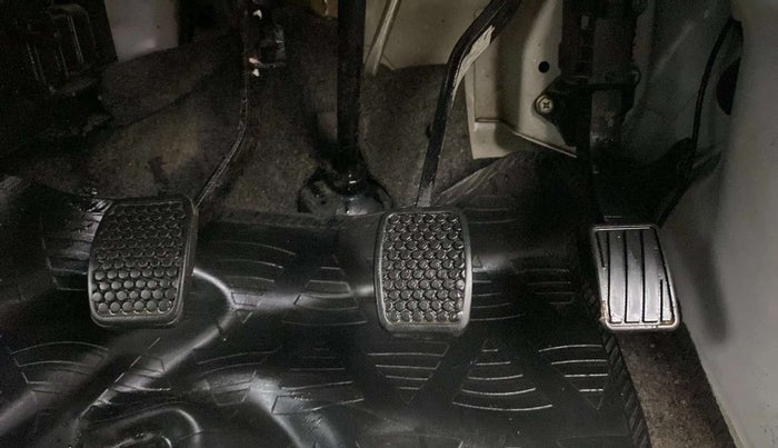 2019 Maruti Eeco 7 STR, CNG, Manual, 20,811 km, Pedals